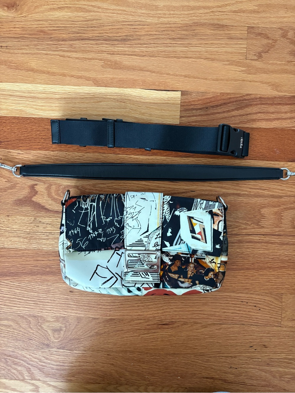 FENDI KARL KOLLAGE BAGUETTE